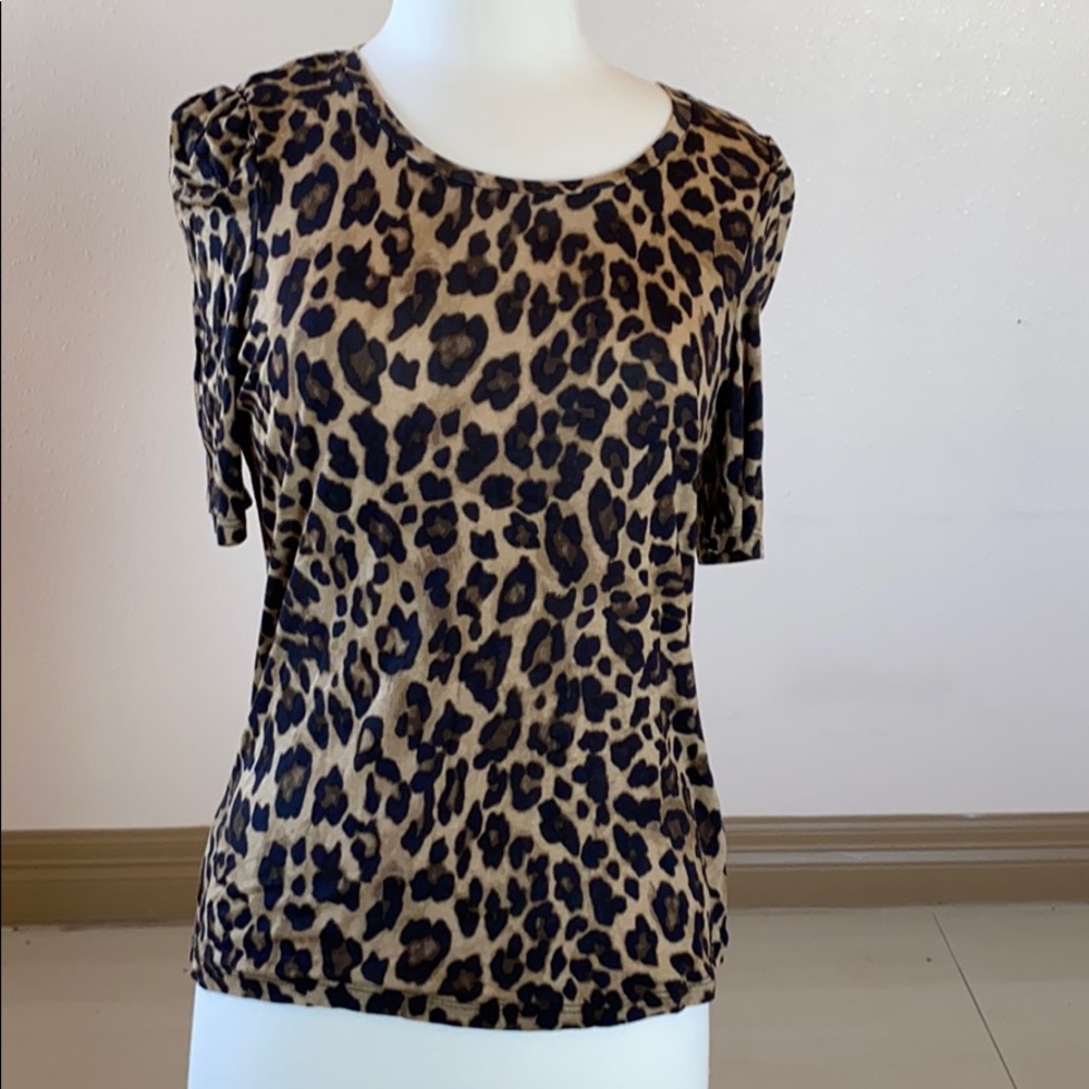 Leopard print top